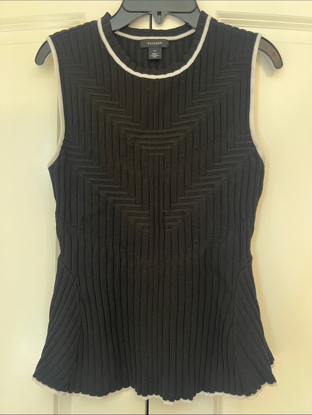 NWOT Halogen Black Ribbed Sleeveless Tank with White Trim